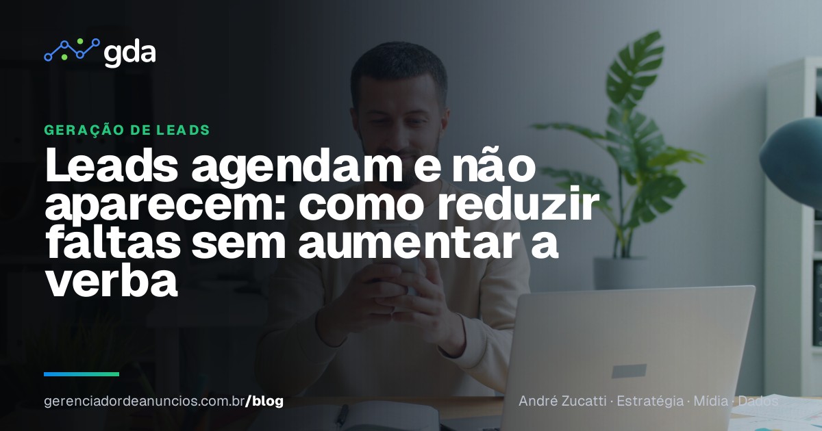 Agenda de compromissos e smartphone usados para confirmar atendimentos