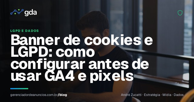 Empresária revisando configurações de privacidade e cookies em um notebook