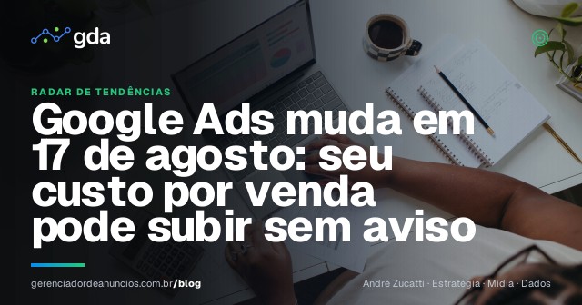 Empreendedor revisando orçamento de anúncios online em um notebook